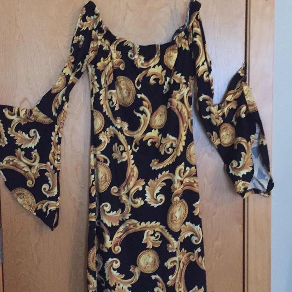 Flared sleeve mini dress